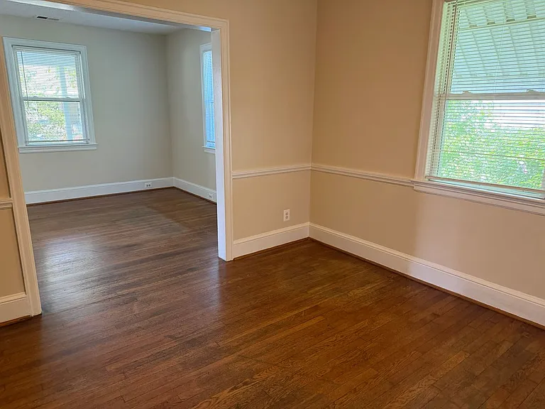 3901 Oglethorpe St — Photo 3