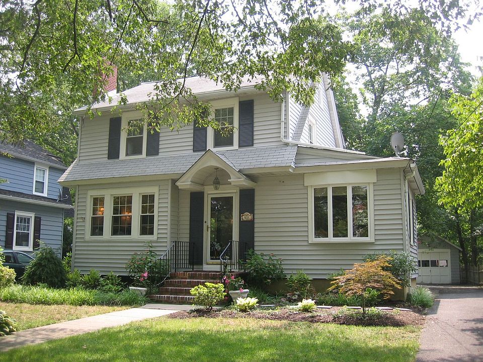 Great Colonial with many renovations