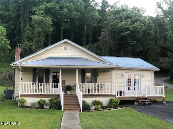 565 & 561 S 43rd St, Middlesboro, KY 40965