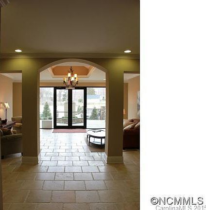 5th image of 350 Allen St E #304