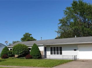 27 Fairview Dr, Depew, NY