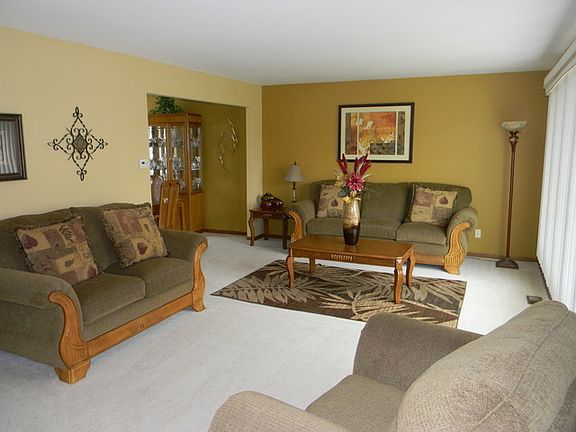 3rd image of 12018 Meadowland Dr