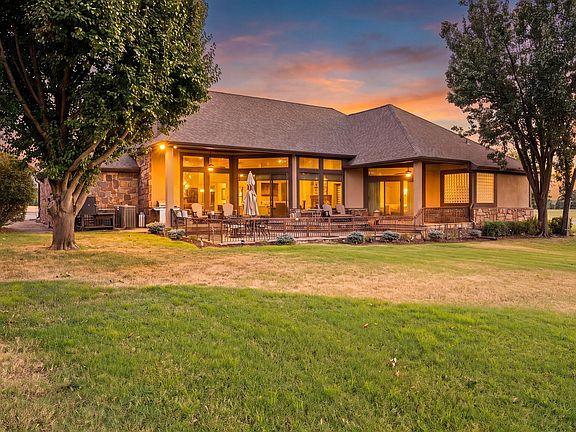 3rd image of 32762 Mockingbird Ln