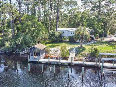 295 River Rd, Carrabelle, FL, 32322