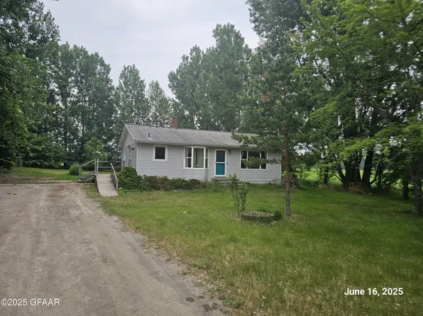 9378 138th Ave NE, Cavalier, ND 58220