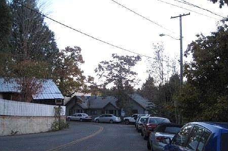 2nd image of 425 Spring St