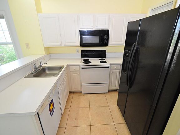3rd image of 3635 Louisa St