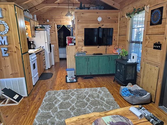 3rd image of 40 Wilderness Ct