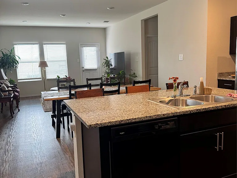 127 Levi Lndg — Photo 2