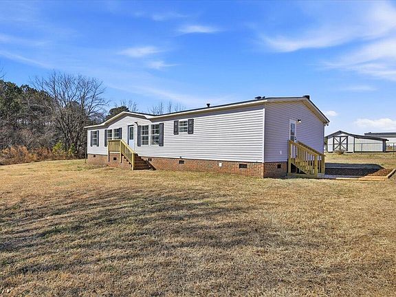 3rd image of 108 Winding Creek Dr