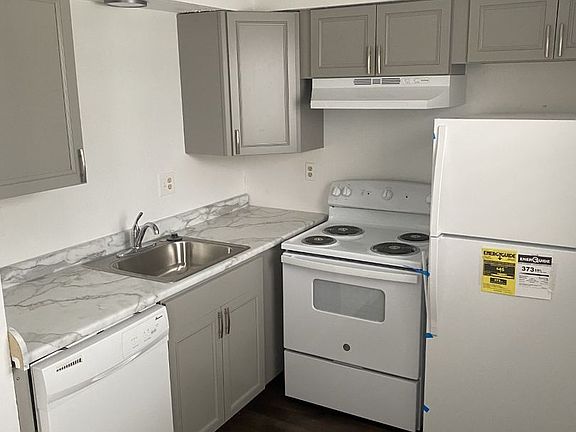 2nd image of 410-414 W 18th St #410-C