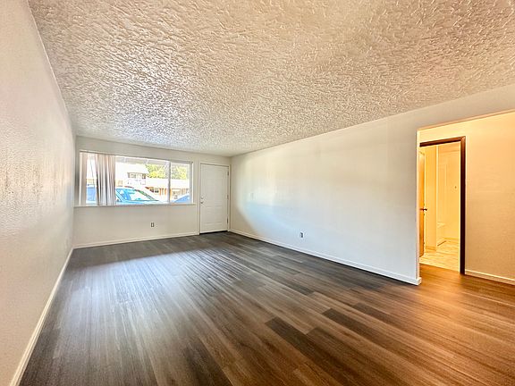 2nd image of 11915 NE 18th St APT R