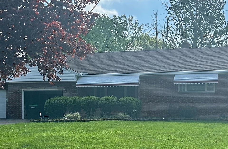 1st image of 2129 Garden Dr
