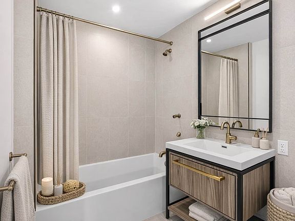 4th image of 210 Clarkson Ave #725