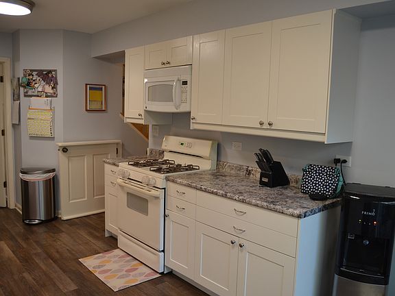 4th image of 30W015 Laurel Ct
