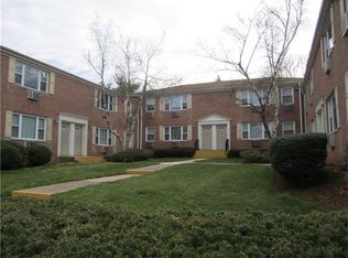 21 York Dr APT 4B, Edison, NJ 08817
