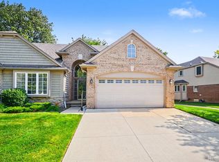 30268 Berghway Trl, Warren, MI 48092