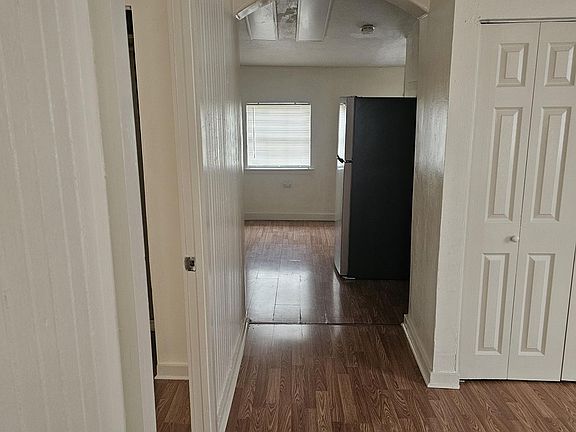 4th image of 215 E Fest St