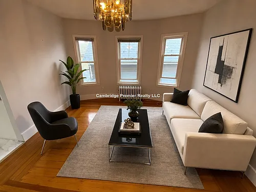 33 Everett Ave Photo 1