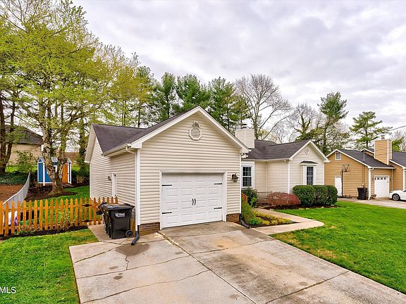 2nd image of 804 Summerdale Dr