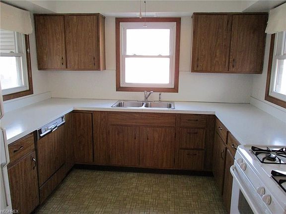 2nd image of 9412 Orchard Ave