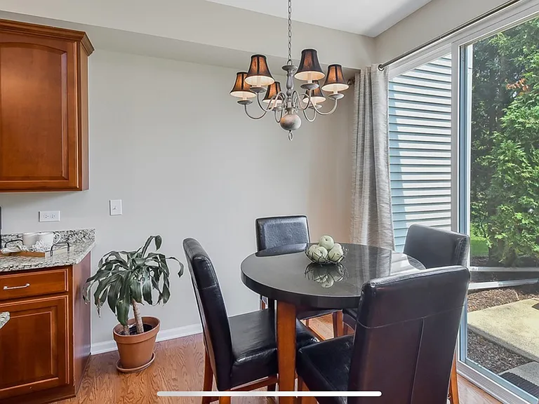 3180 Bromley Ln — Photo 5