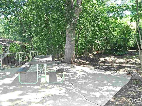 2nd image of 210 Valley View Dr