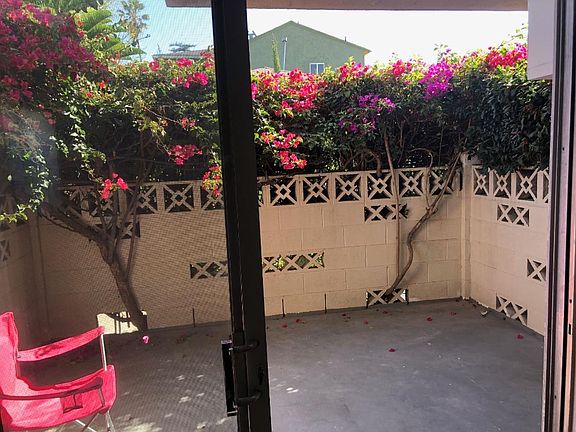 4th image of 5017 Denny Ave #1
