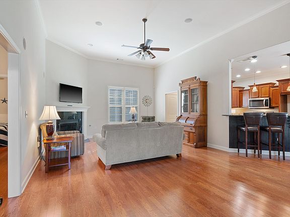 3rd image of 1427 Alydar Dr #33
