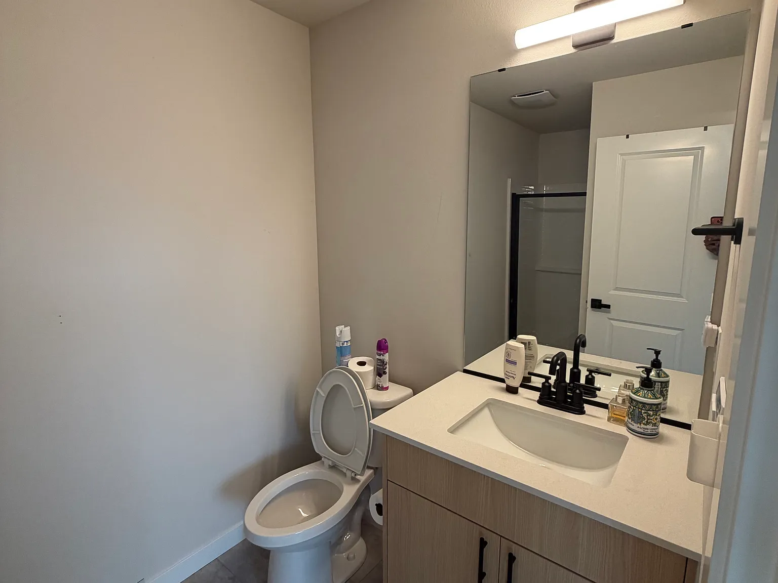 4 bed, 1900 sqft, $1,100 — Photo 2