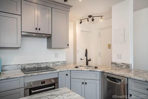 5th image of 1 Gold St APT 13F
