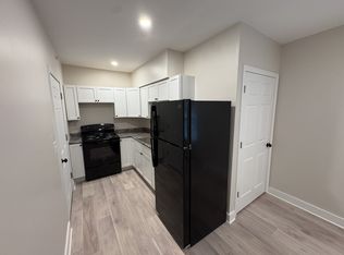 21 Grant St APT 3, Portland, ME 04101