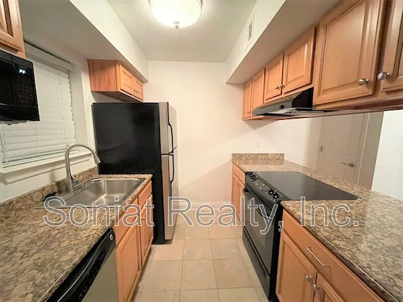 1 bed, 1.0 bath, 760 sqft, $1,200 — Photo 2