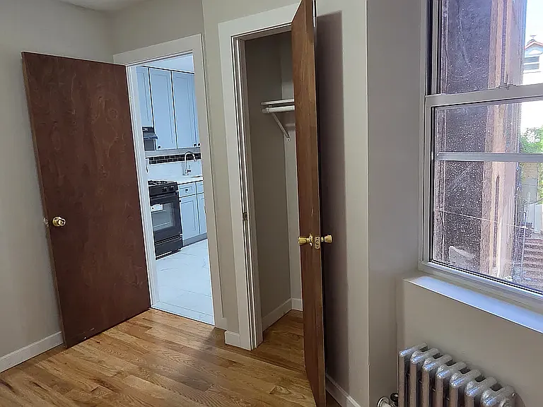 6002 Broadway #2 — Photo 5