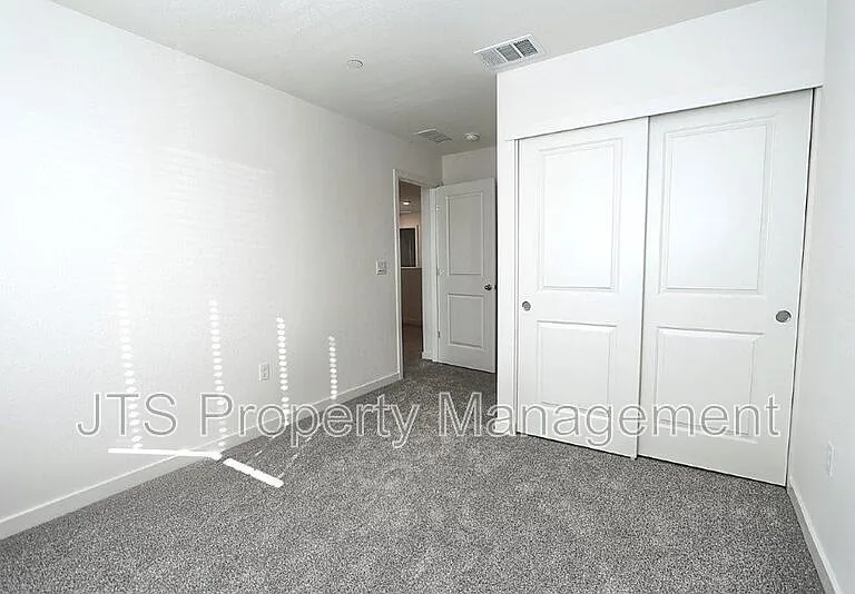 2097 Shady Tree Cir — Photo 57