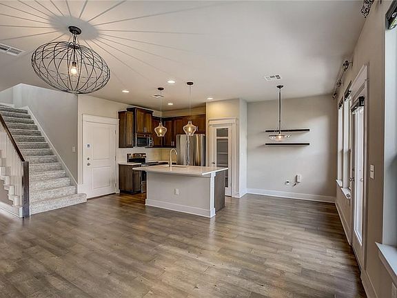 5th image of 13501 Metric Blvd #40