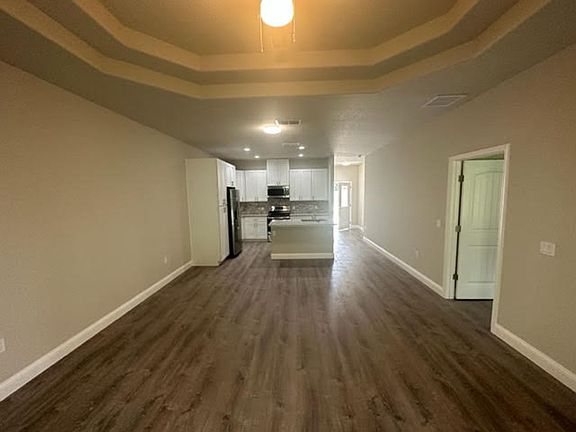 4th image of 48 Regency Dr