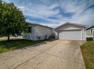 855 Cherry St, Manteno, IL 60950
