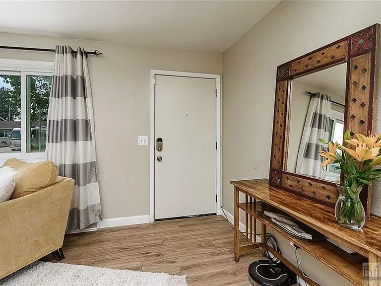 2631 Howard Ave — Photo 14