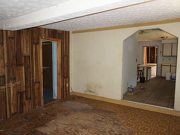 4th image of 8341 COUNTY ROAD 214