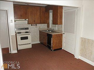 3rd image of 21 E Jones Ave