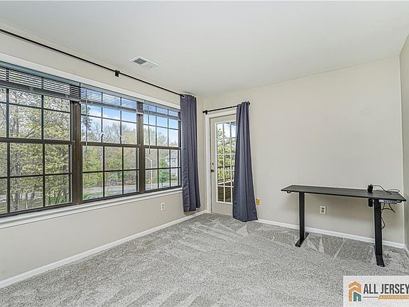 4th image of 2809 Ridgefield Ct