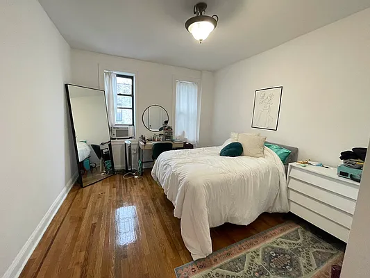 Rented by Lang Realty LLC | media 7