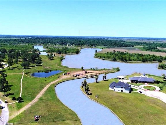 5th image of 14999 Country Club Dr