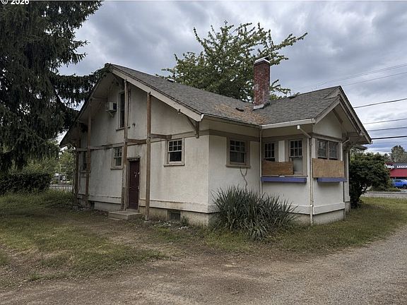 3rd image of 21260 SE Stark St