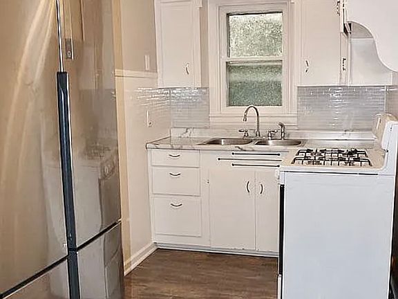 2nd image of 916 N Market St #1/2
