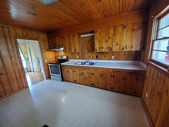 5th image of 1102 Belmont Ave