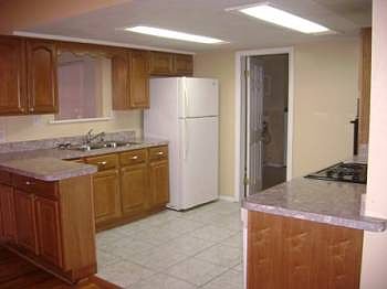 4th image of 5701 Perrine Dr