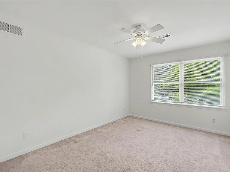 2401 Peppertree Pl — Photo 28