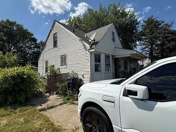 3rd image of 9573 Meyers Rd